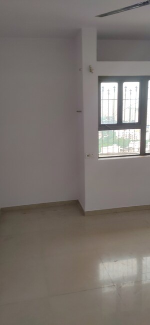 Room in 2 BHK Apartment at Happy Valley, Manpada – for Sale
