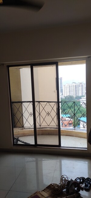 Room in 2 BHK Apartment at Happy Valley, Manpada – for Sale