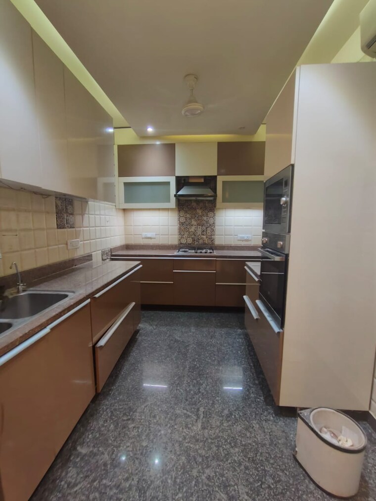 Kitchen, greater kailash 3 Bedroom 1953 Sq.Ft. Builder Floor In Greater Kailash Delhi 9255971