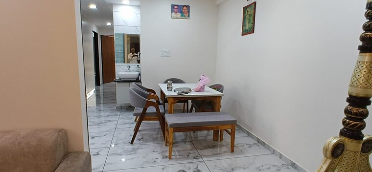 Other, sama savli road 4 Bedroom 1900 Sq.Ft. Apartment In Sama Savli Road Vadodara 9255985