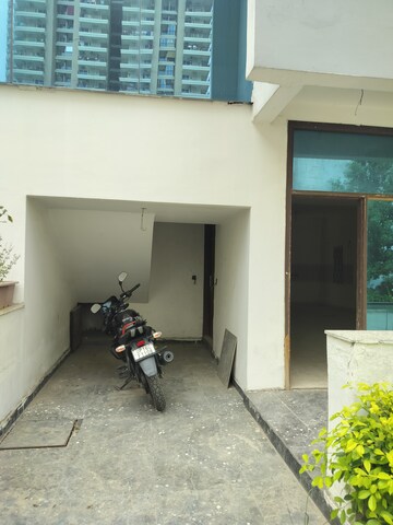 Parking in 2 BHK Independent House at Sector 3 Greater Noida – for Sale