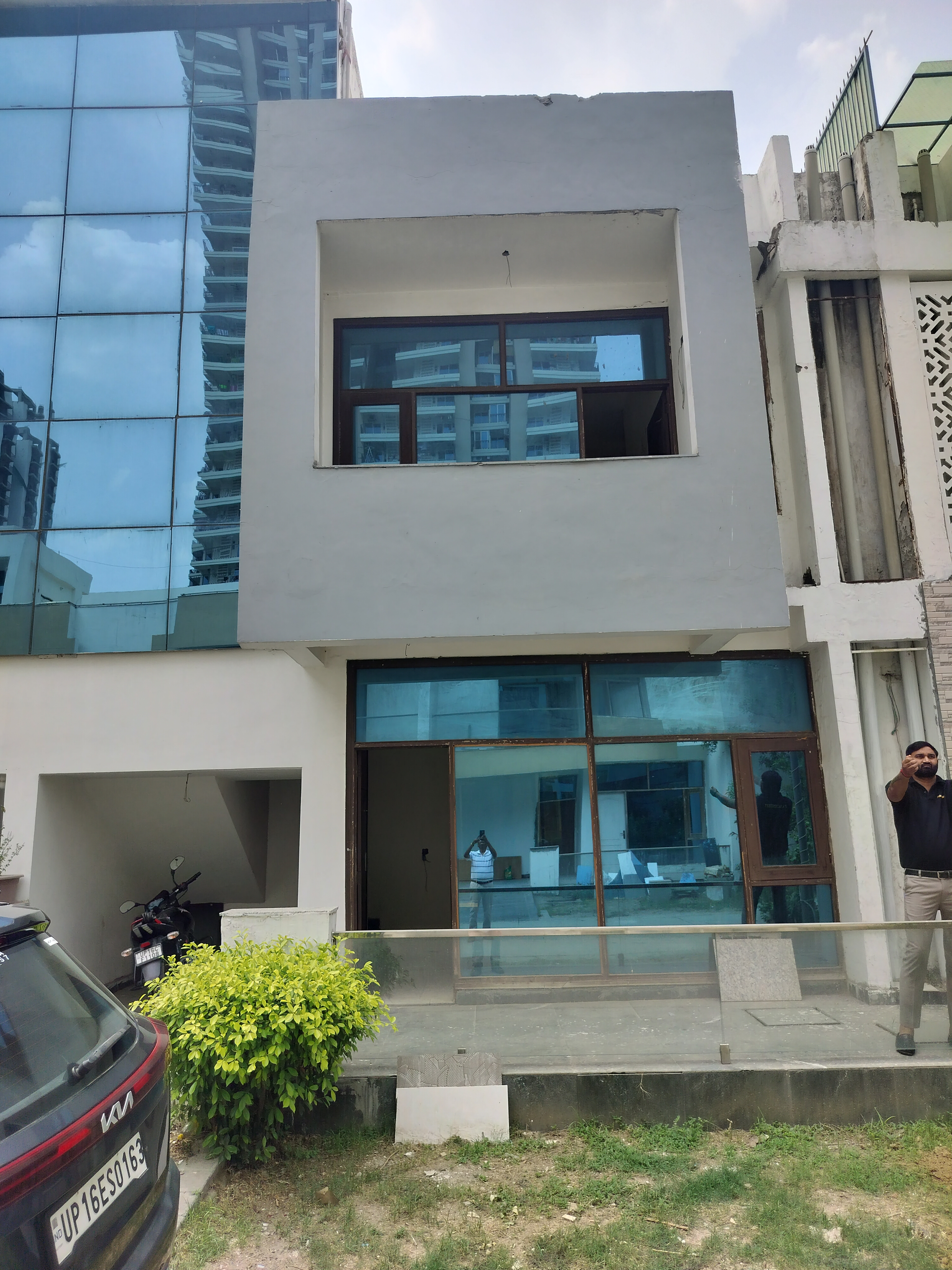 3 BHK + Pooja Room,Servant Room Villa For Sale in Amrapali Dream Valley