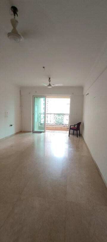Room in 3 BHK Apartment at Hiranandani Meadows, Manpada – for Rent