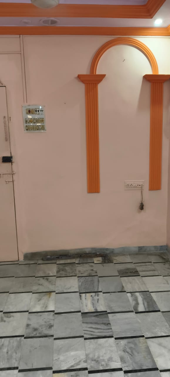 1 BHK 400 Sq.Ft. Apartment in Shreerang CHS