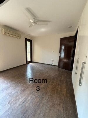 Room in 4 BHK Builder Floor at Saket – for Rent