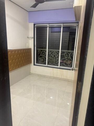 Room in 1.5 BHK Apartment at Neelyog Veydaanta, Ghatkopar West – for Rent