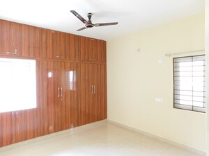 Room in 4 BHK Villa at Nallagandla – for Rent