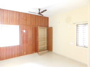 Room in 4 BHK Villa at Nallagandla – for Rent