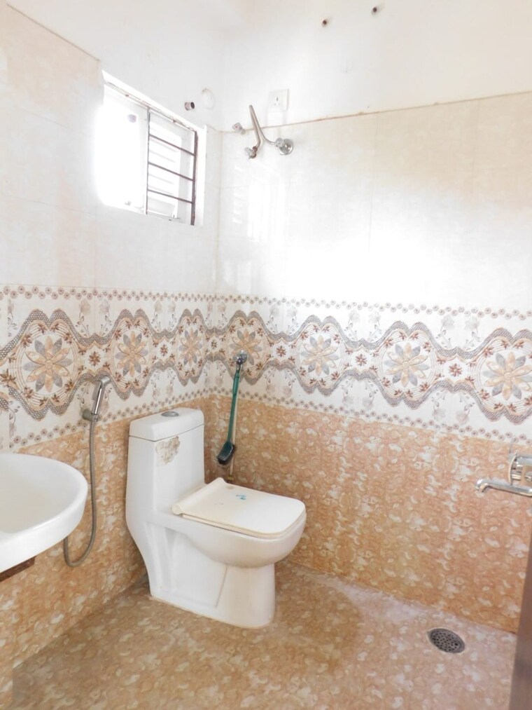 Bathroom, nallagandla 4 Bedroom 2000 Sq.Ft. Villa In Nallagandla Hyderabad 9256102