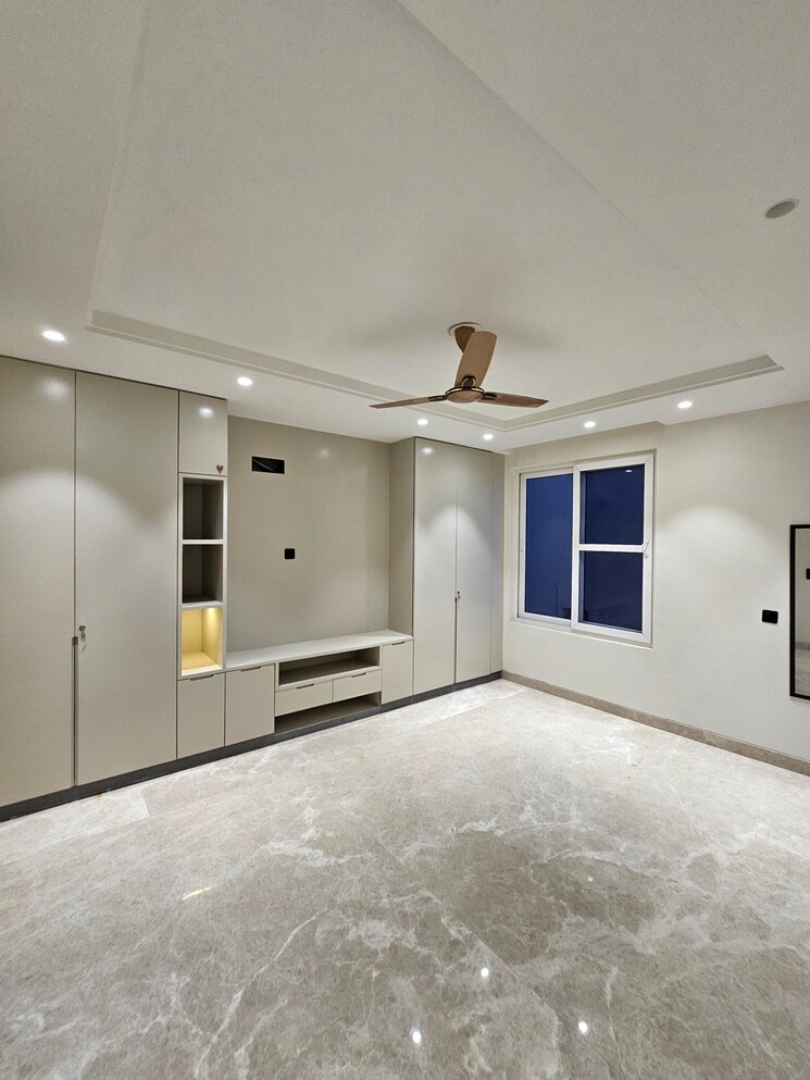 undefined, vivek vihar phase 1 4 Bedroom 2700 Sq.Ft. Builder Floor In Vivek Vihar Phase 1 Delhi 9256120