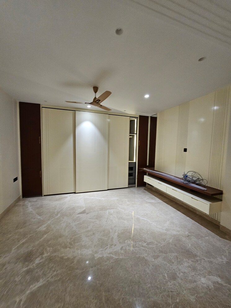 undefined, vivek vihar phase 1 4 Bedroom 2700 Sq.Ft. Builder Floor In Vivek Vihar Phase 1 Delhi 9256120