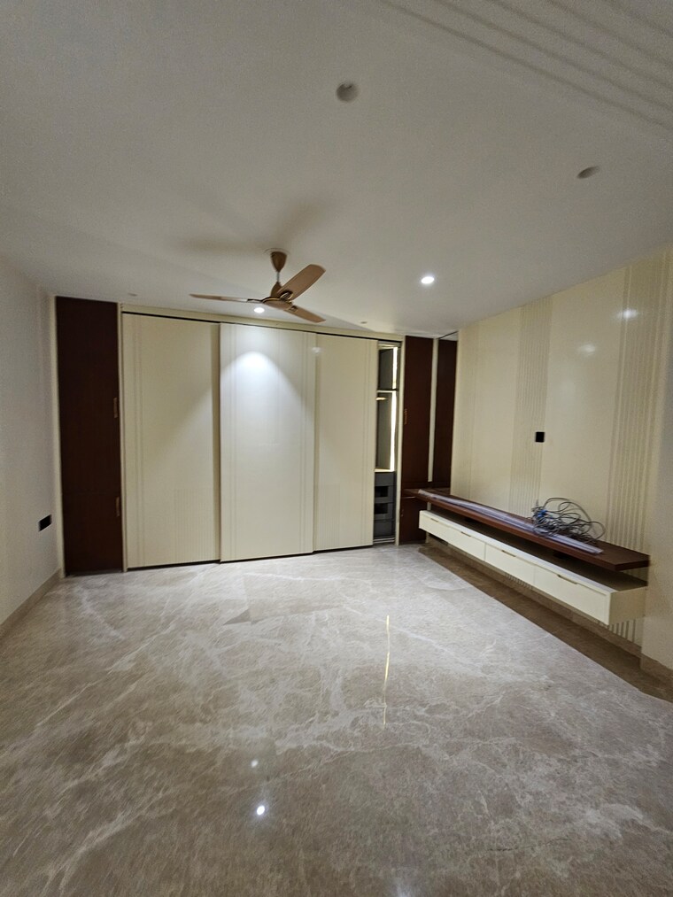 undefined, vivek vihar phase 1 4 Bedroom 2700 Sq.Ft. Builder Floor In Vivek Vihar Phase 1 Delhi 9256120