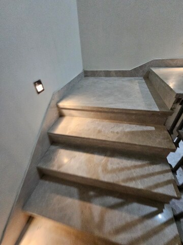 Furnished Amenities in 4 BHK Builder Floor at Vivek Vihar Phase 1 – for Sale
