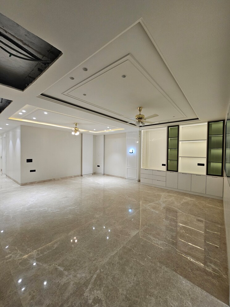 Bathroom, vivek vihar phase 1 4 Bedroom 2700 Sq.Ft. Builder Floor In Vivek Vihar Phase 1 Delhi 9256120