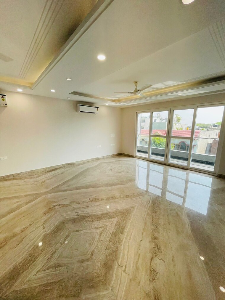 Room, saket 4 Bedroom 2700 Sq.Ft. Builder Floor In Saket Delhi 9256125
