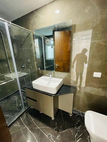 Master Bedroom in 4 BHK Builder Floor at Saket – for Rent