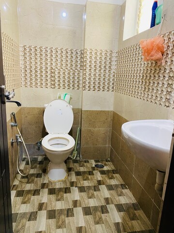 Master Bedroom in 2 BHK Builder Floor at Kondapur – for Rent