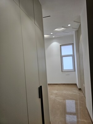 Furnished Amenities in 3 BHK Builder Floor at Vivek Vihar Phase 1 – for Sale