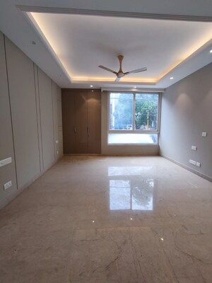 Room in 3 BHK Builder Floor at Greater Kailash – for Rent