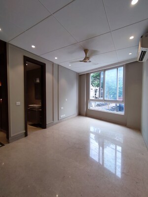 Room in 3 BHK Builder Floor at Greater Kailash – for Rent