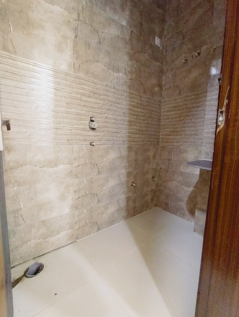 Bathroom, uttam nagar 2 Bedroom 550 Sq.Ft. Builder Floor In Uttam Nagar Delhi 9256157