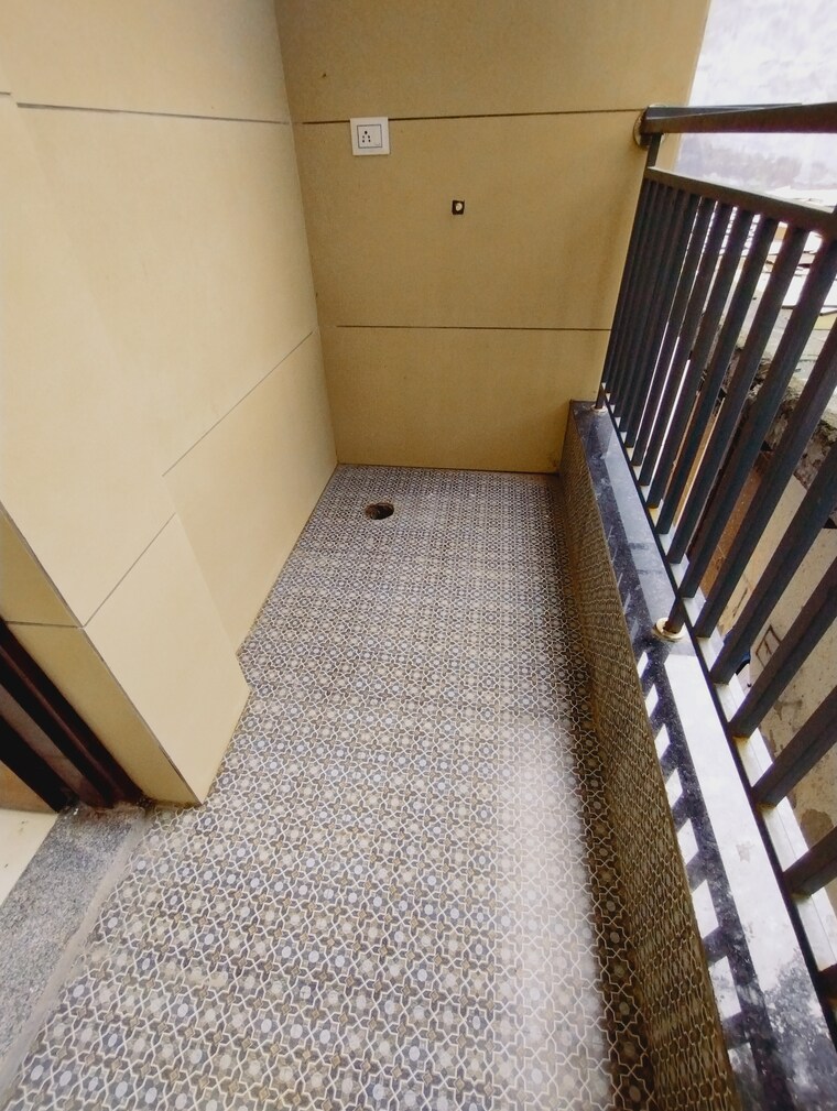 Balcony, uttam nagar 2 Bedroom 550 Sq.Ft. Builder Floor In Uttam Nagar Delhi 9256157