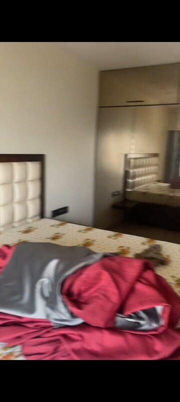 Bedroom in 2 BHK Apartment at Sandeep Sarovar, Andheri West – for Rent
