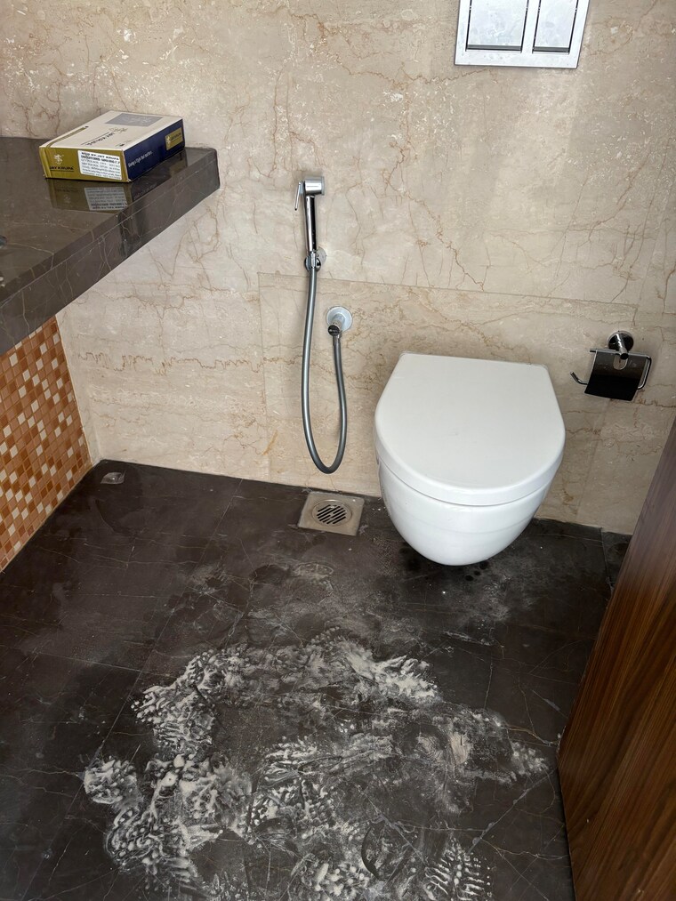 Bathroom, lodha-world-view 2 Bedroom 970 Sq.Ft. Apartment In Worli Mumbai 9256172