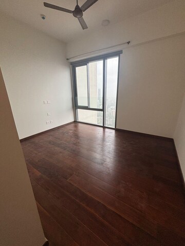 Room in 2 BHK Apartment at Piramal Mahalaxmi, Mahalaxmi – for Rent