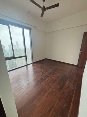 Room in 2 BHK Apartment at Piramal Mahalaxmi, Mahalaxmi – for Rent