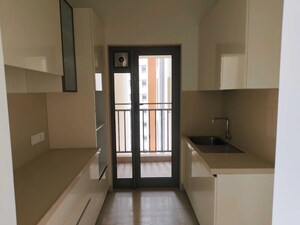 Room in 2 BHK Apartment at Piramal Mahalaxmi, Mahalaxmi – for Rent