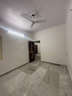 2 BHK Apartment For Rent in Paschim Vihar