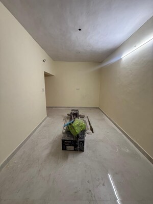 Room in 2 BHK Apartment at Paschim Vihar – for Sale