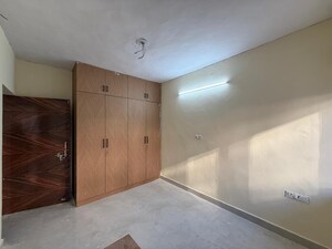 Room in 2 BHK Apartment at Paschim Vihar – for Sale