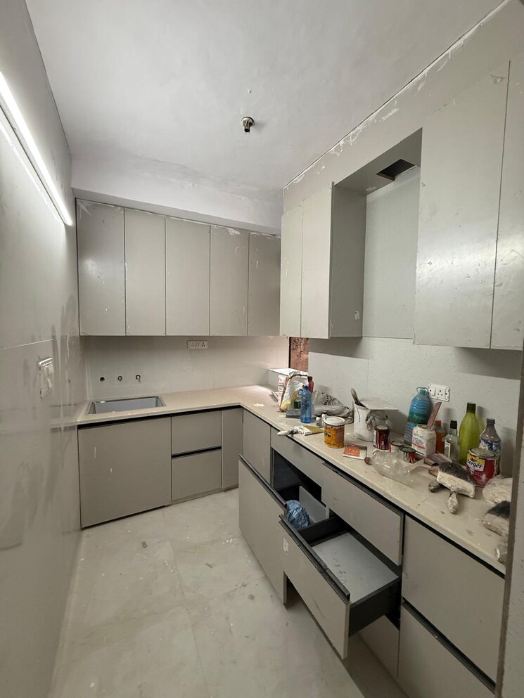Kitchen, paschim vihar 2 Bedroom 100 Sq.Yd. Apartment In Paschim Vihar Delhi 9256252