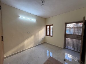 Room in 2 BHK Apartment at Paschim Vihar – for Sale