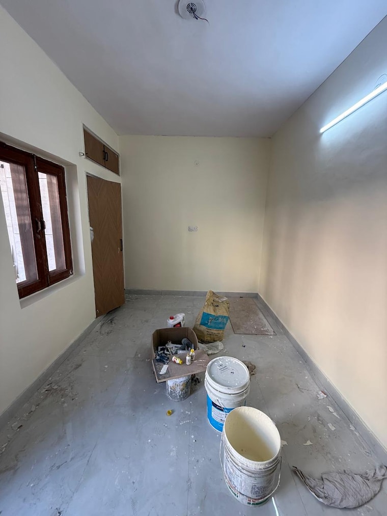 Other, paschim vihar 2 Bedroom 100 Sq.Yd. Apartment In Paschim Vihar Delhi 9256252