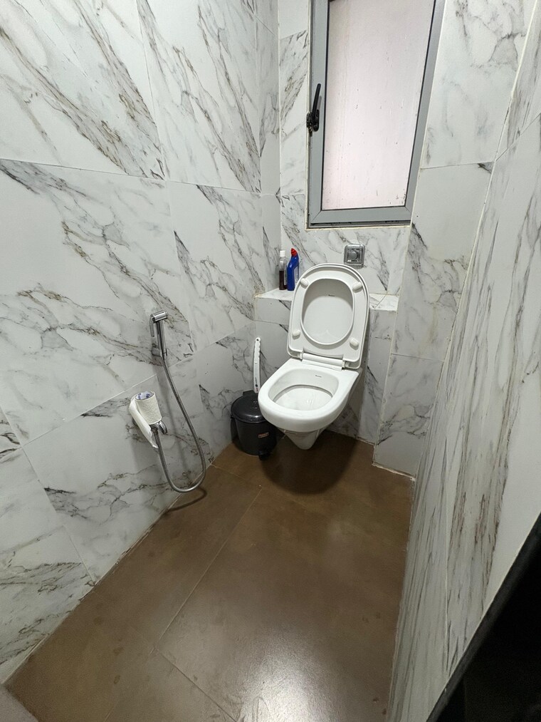 Washroom, sunteck-crest Commercial Office Space 400 Sq.Ft. In Andheri East Mumbai 9256237