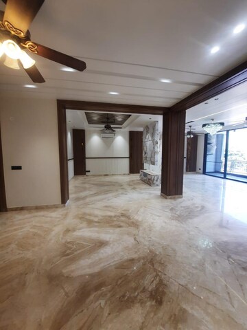 Building Lobby in 4 BHK Builder Floor at Mayfield Garden – for Sale