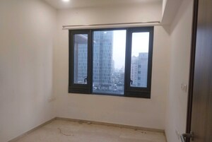 Room in 2 BHK Apartment at Lodha The Park, Worli – for Rent