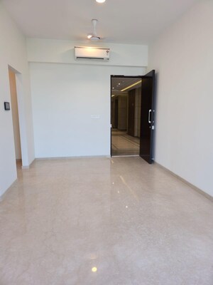 Room in 2 BHK Apartment at Piramal Mahalaxmi, Mahalaxmi – for Rent