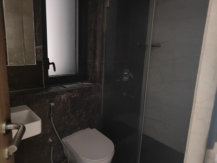 Bathroom, lodha-the-park 2 Bedroom 857 Sq.Ft. Apartment In Worli Mumbai 9256253