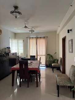 4 BHK + Pooja Room,Servant Room Penthouse For Sale in Unitech Uniworld Gardens