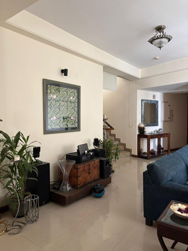 Living Room, unitech-uniworld-gardens 4 Bedroom 3750 Sq.Ft. Penthouse In Sector 47 Gurgaon 9256282