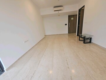 Room in 2 BHK Apartment at Lodha The Park, Worli – for Rent