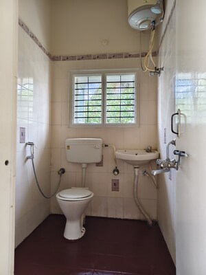 Bathroom in 1 BHK Builder Floor at Halasuru – for Rent