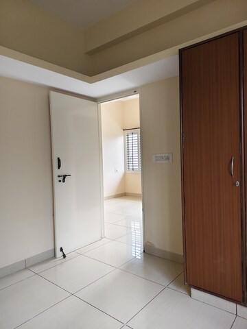 Room in 1 BHK Builder Floor at Halasuru – for Rent