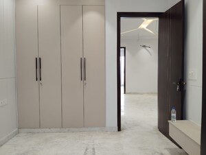 Room in 2 BHK Builder Floor at Paschim Vihar – for Rent