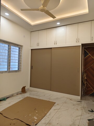 Room in 2 BHK Apartment at Halasuru – for Rent