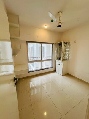 Room in 2.5 BHK Apartment at Gera World of Joy, Kharadi – for Rent